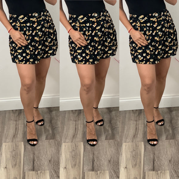 Mika Skort